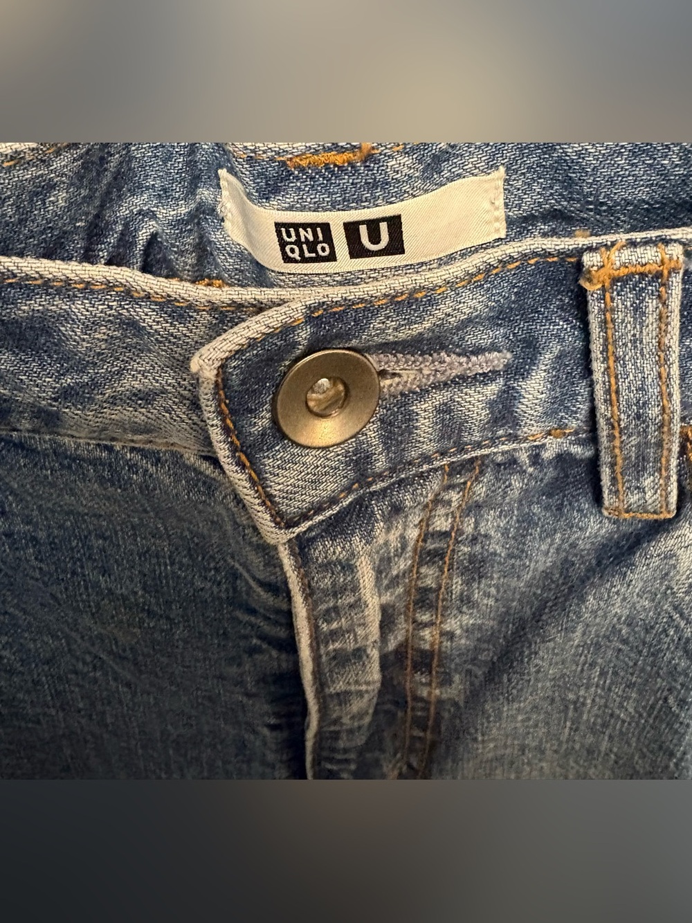 Uniqlo Barrel Leg High-Rise Jeans - Light Blue - Picture 2 of 5
